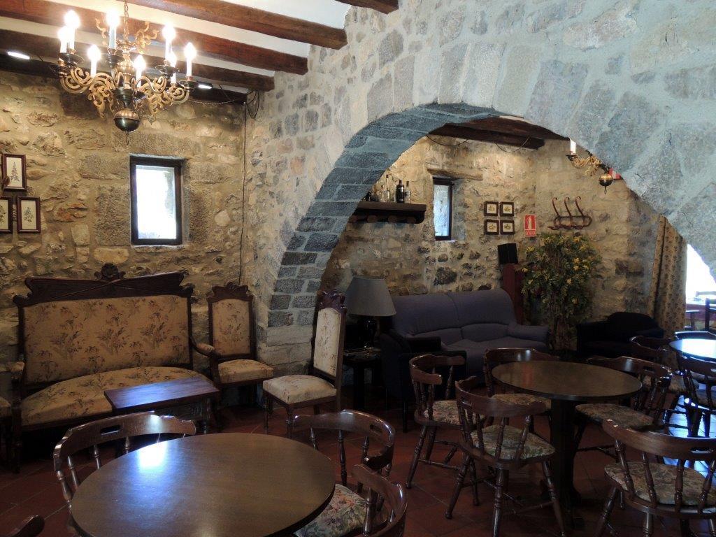 Hostal De La Rovira Oix Exterior foto