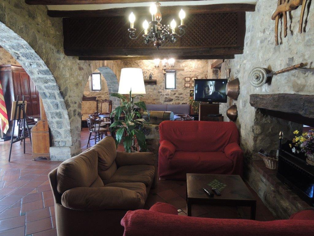 Hostal De La Rovira Oix Exterior foto