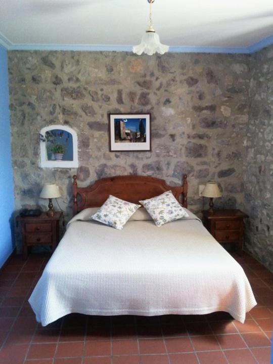 Hostal De La Rovira Oix Cameră foto