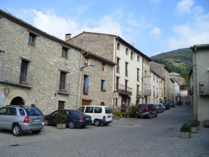 Hostal De La Rovira Oix Exterior foto